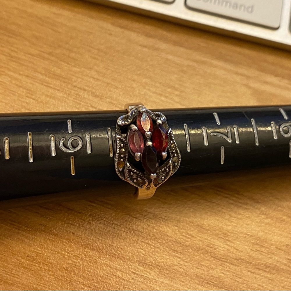 Vintage garnet & marcasite 925 sterling silver ring - Picture 3 of 11